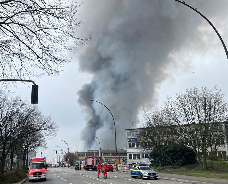 Hamburg police warn of possible toxins due to fire; 140 evacuated