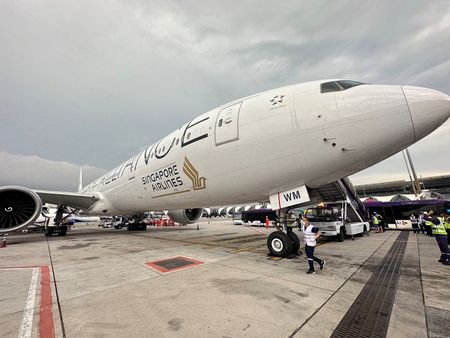 Após turbulência em voo da Singapore Airlines tripulações pedem que