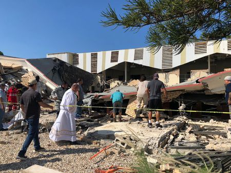 Telhado De Igreja Mexicana Desaba E Mata Ao Menos Durante Missa