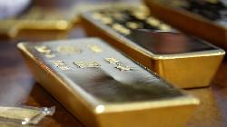 Gold Prices Edge Lower as Dollar Steadies Ahead of Jackson Hole