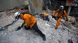 Indonesia to relocate quake victims