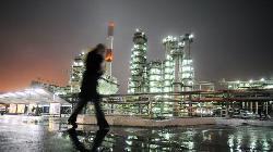 Federal Reserve interest rate signals prompt oil price dip