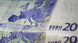 Dollar jumps on Powell renomination, euro hurt by COVID-19 lockdowns