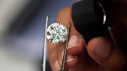 Anglo American Cuts Diamond Production Goal as Buyers Balk