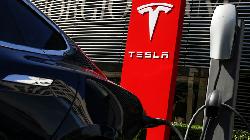 Tesla Q4 delivers 405,278 vehicles, misses expectations by 15,000