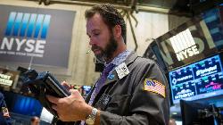 US STOCKS-S&P 500, Dow slip as focus turns to tech earnings