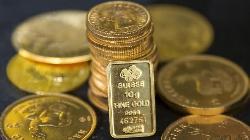 Gold Up, Rallies as Dollar Weakens, Treasury Yields Fall