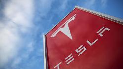 Tesla Halted, Chips Pile Up as Shanghai Lockdown Upends Business