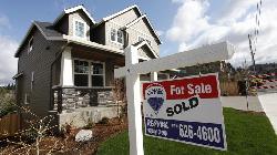 US Home Prices Fall Most in a Decade But Still Far From Affordable