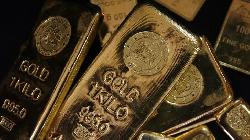 Gold prices pause near 7-mth high with PCE inflation data in focus