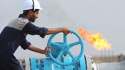 Oil Goes Yo-Yo, Falling 4% on Volatility Spike, Despite Suez Jam