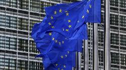 UPDATE 1-European stocks slip as cyclicals retreat, EU talks in focus