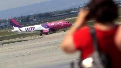 Wizz Air Shares Surge as Airline Forecasts Annual Profit