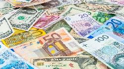 Lira Weakens as Corporates Keep Buying Dollars Despite New Rule