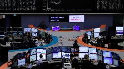 CORRECTED-UPDATE 1-European shares strengthen on recovery hopes, Germany leads gains