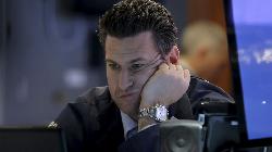 European stocks fall as investors flee risk, drugmaker Roche weighs 