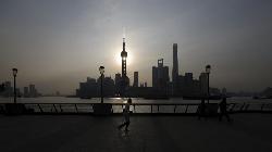 Shanghai to Loosen Some Quarantine Measures as COVID-19 Cases Drop - Report