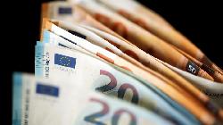 Euro strengthens as yen dips amid BOJ's monetary easing and YCC policies