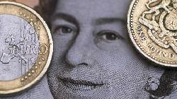 Dollar up on euro as quarter ends, commodity led currencies sink