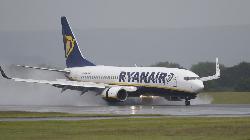 Ryanair Flat After Doubling Loss Forecast, Misses out on Sectoral Rebound