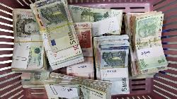 Sliding yen raises intervention threat, dollar reigns
