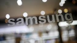 European shares flat ahead of U.S. jobs data; Samsung's outlook hits chip sector
