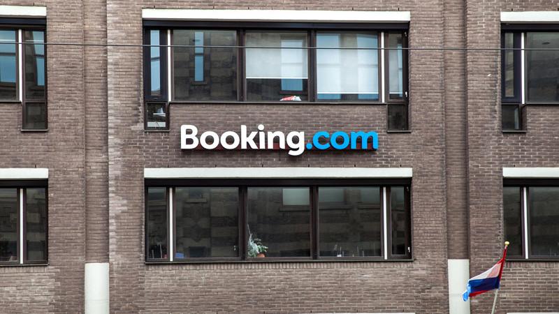 Booking Holdings Fall as Gross Bookings, Room Nights Still Weak -  Investing.com India