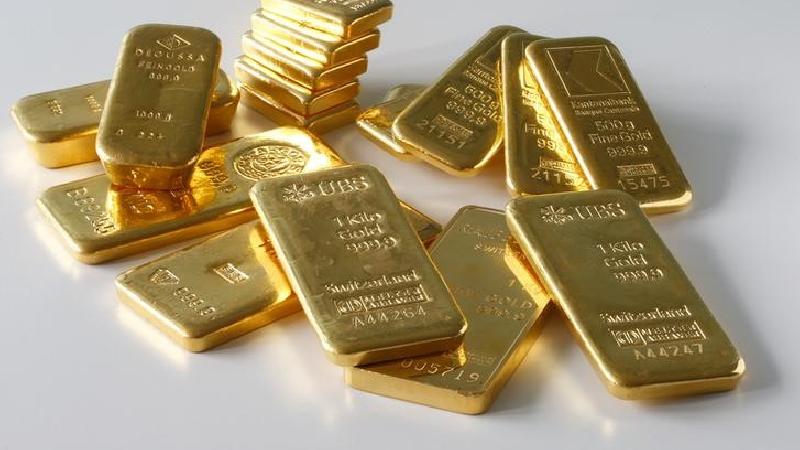 Gold prices edge higher, copper flat ahead of inflation cues -  Investing.com India