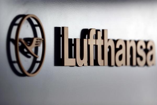 &copy; Reuters.  Winstval Lufthansa