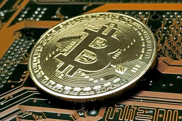 Bitcoin leads cryptocurrency surge ahead of Federal Reserve’s decision By Investing.com
