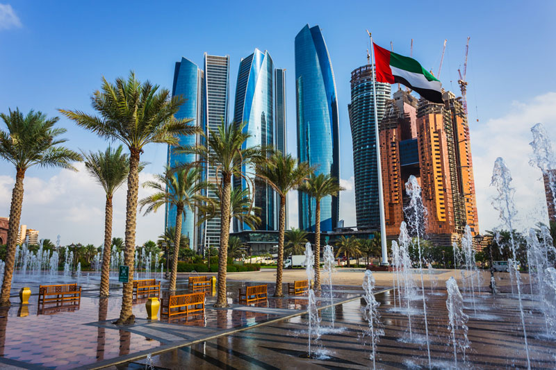 البنوك والعقار تدفع مؤشر سوق أبوظبي للأوراق المالية للتراجع في أول جلسات 2015