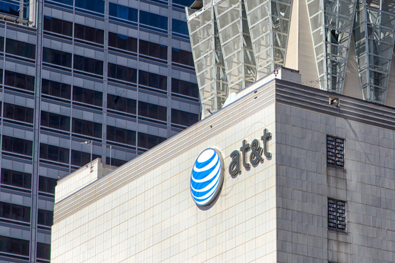 AT&T diz não estarem claras condições finais para fusão com Time Warner