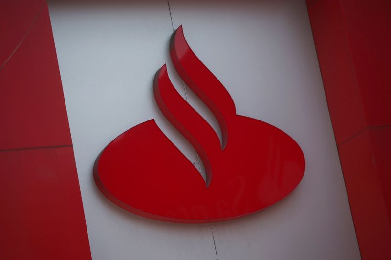 ROUNDUP: Santander verdient 2022 fast zehn Milliarden Euro - Aktie steigt stark