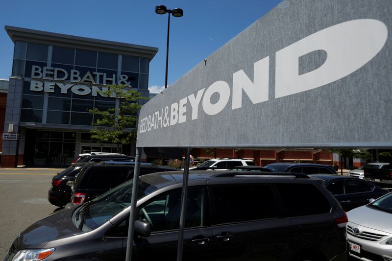 Bed, Bath & Beyond Tanks as Supply Chain, Inflation  Force Guidance Cut