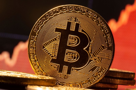 Las acciones de las empresas de criptodivisas suben cuando el Bitcoin supera los 47.000 dólares