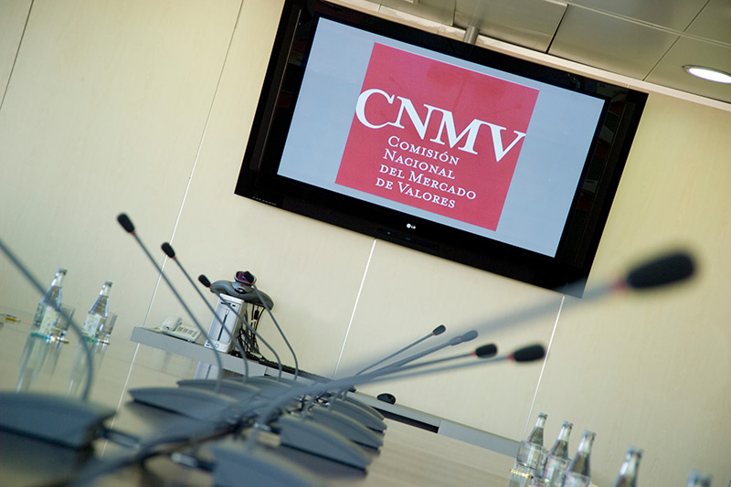 CNMV ve estable el mercado en 2017 pese a Cataluña, Banco Popular y "brexit"