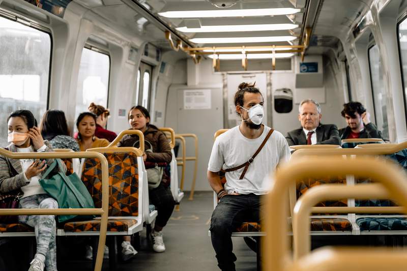 ROUNDUP: Keine Regierungspläne für Maskenpflicht-Aus in Verkehrsmitteln
