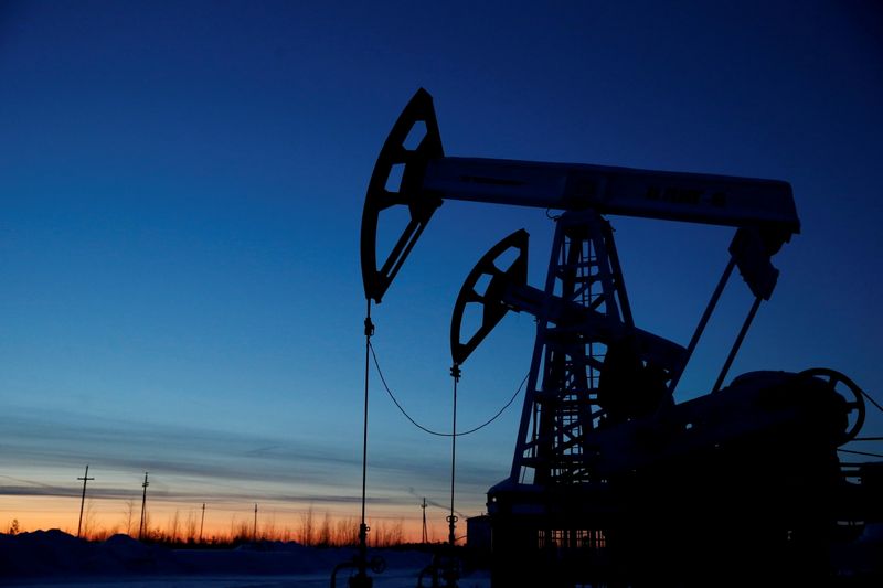 Crude oil rises; Saudi Arabia indicates confidence in China's recovery
