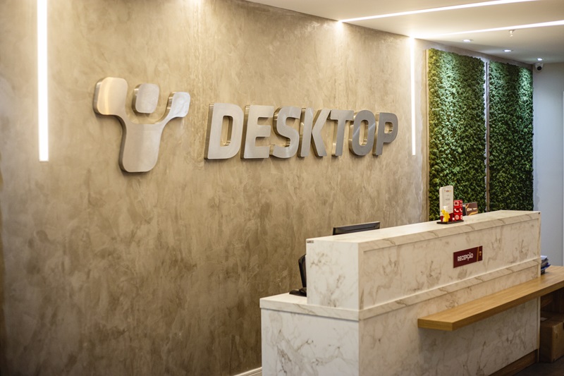 &copy; Desktop