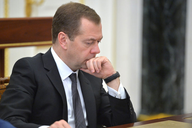 Медведев подписал распоряжение о продаже