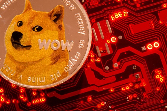 Dogecoin ritraccia al debutto su Coinbase; Btc verso $39 mila