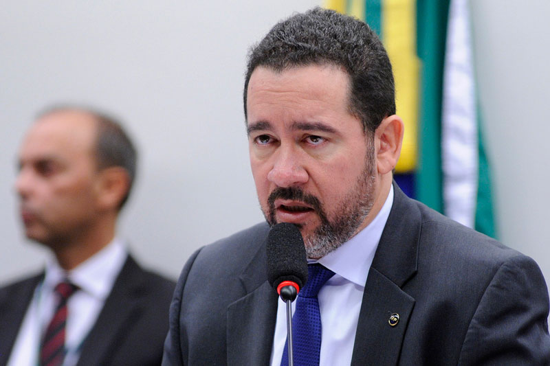 Governo promoveu negociação "longa e dura" para aprovar Refis, diz ministro do Planejamento