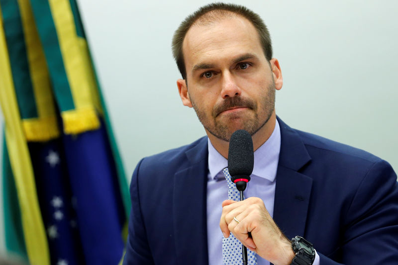 Juíza questiona autoria de 'Roda Viva' em decisão favorável a Eduardo Bolsonaro