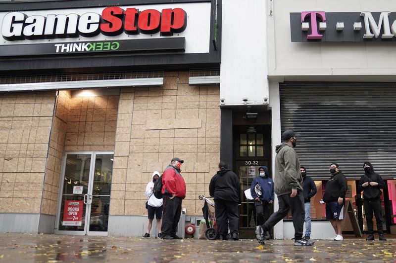 GameStop, AMC Jump as Robinhood Set to Allow Limited Buying  on Friday