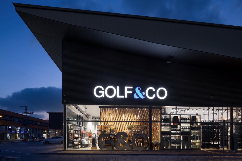 &copy; Shai Epstein, Golf Group PR תוכנית התייעלות בגולף: סוגרת 20 חנויות ומפטרת 30% מעובדי המטה