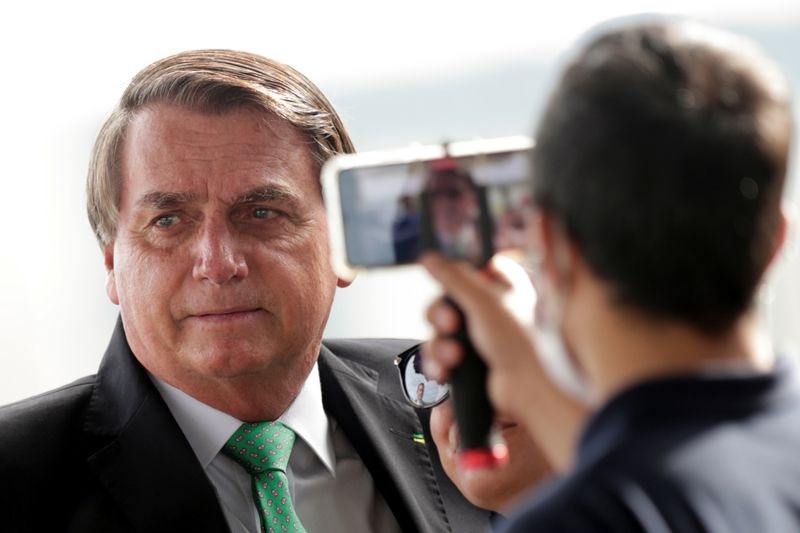 &copy; Reuters STF rejeita recursos de Bolsonaro contra multa aplicada no TSE