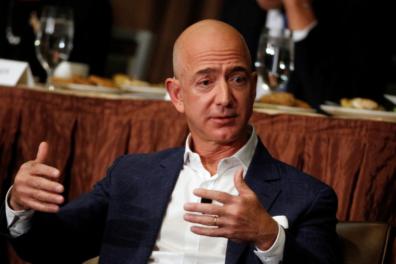 Основатель Amazon рассказал, во что вкладывать, чтобы защитить себя от рецессии