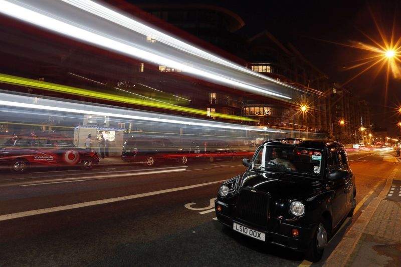 &copy; Reuters. London black cab drivers sue Uber for £250mln