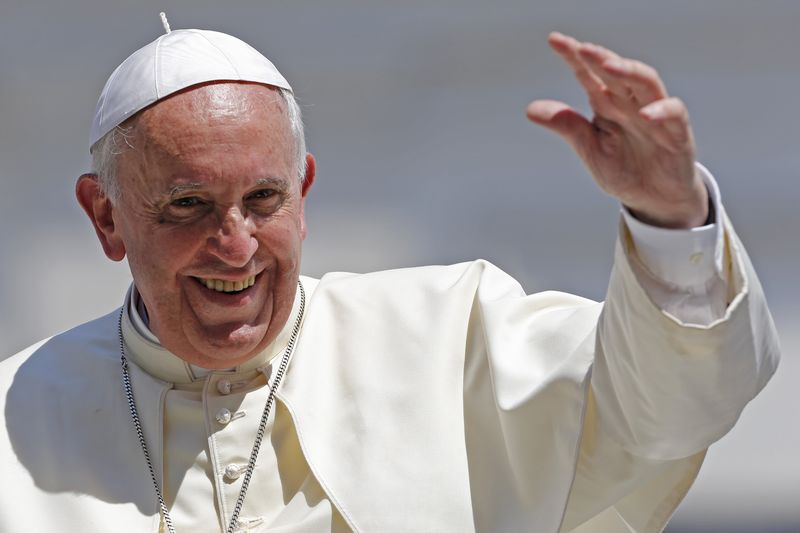 &copy; Reuters. Papa aceita renúncia do arcebispo do Chile investigado por encobrir abusos