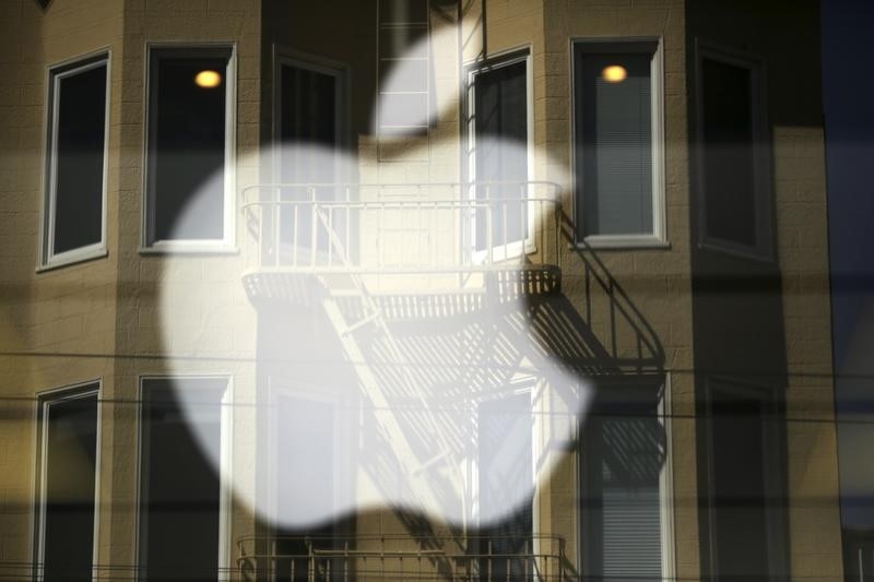 JPMorgan 'Not as Worried as the Street' on Apple Heading into Earnings
